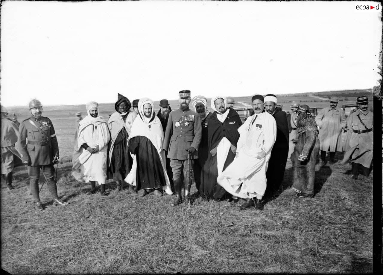 Photographies de l'érudit Sīdī Aḥmad Skiredj et des figures de la voie - Sīdī Aḥmad SKIREDJ à Mailly