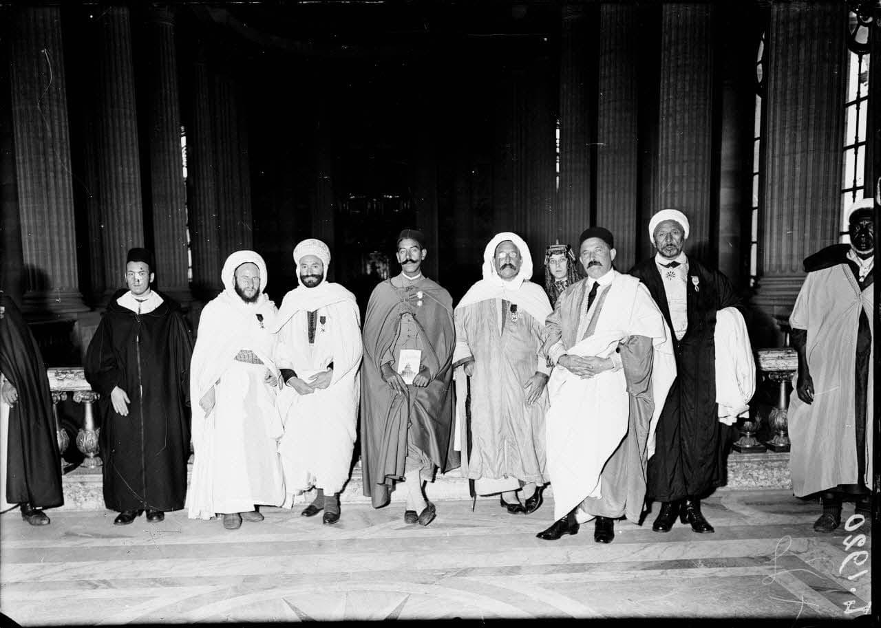 Photographies de l'érudit Sīdī Aḥmad Skiredj et des figures de la voie - Sīdī Aḥmad SKIREDJ à Versailles