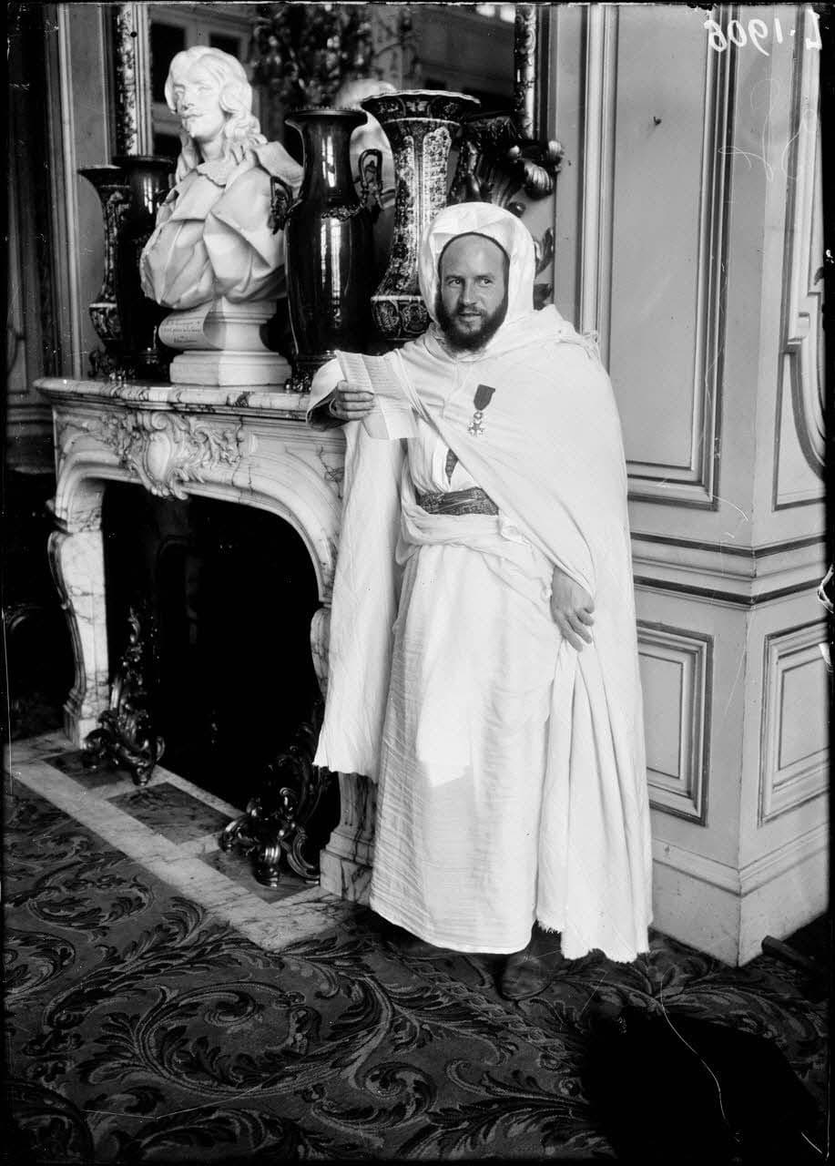 Photographies de l'érudit Sīdī Aḥmad Skiredj et des figures de la voie - Sīdī Aḥmad SKIREDJ à Paris