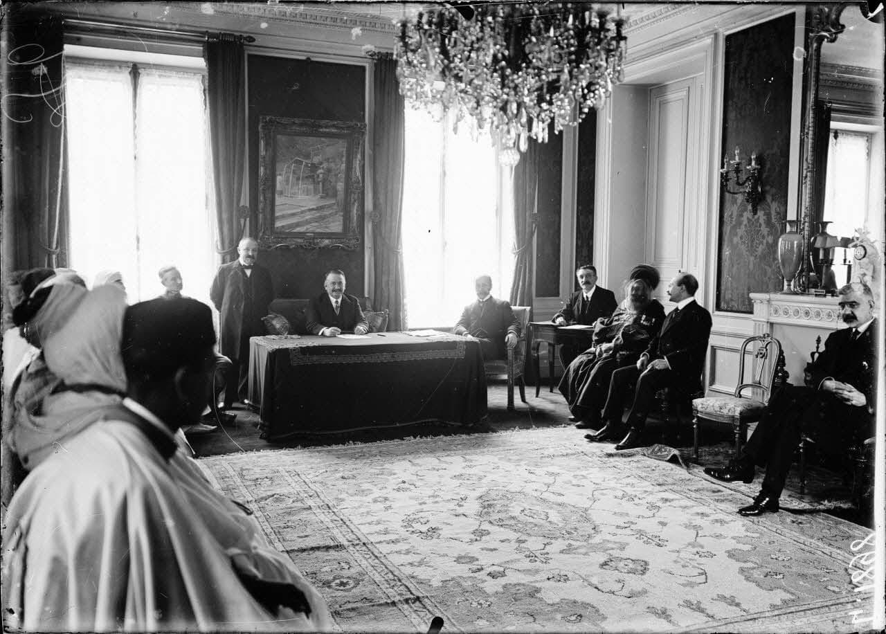 Photographies de l'érudit Sīdī Aḥmad Skiredj et des figures de la voie - Sīdī Aḥmad SKIREDJ à Paris