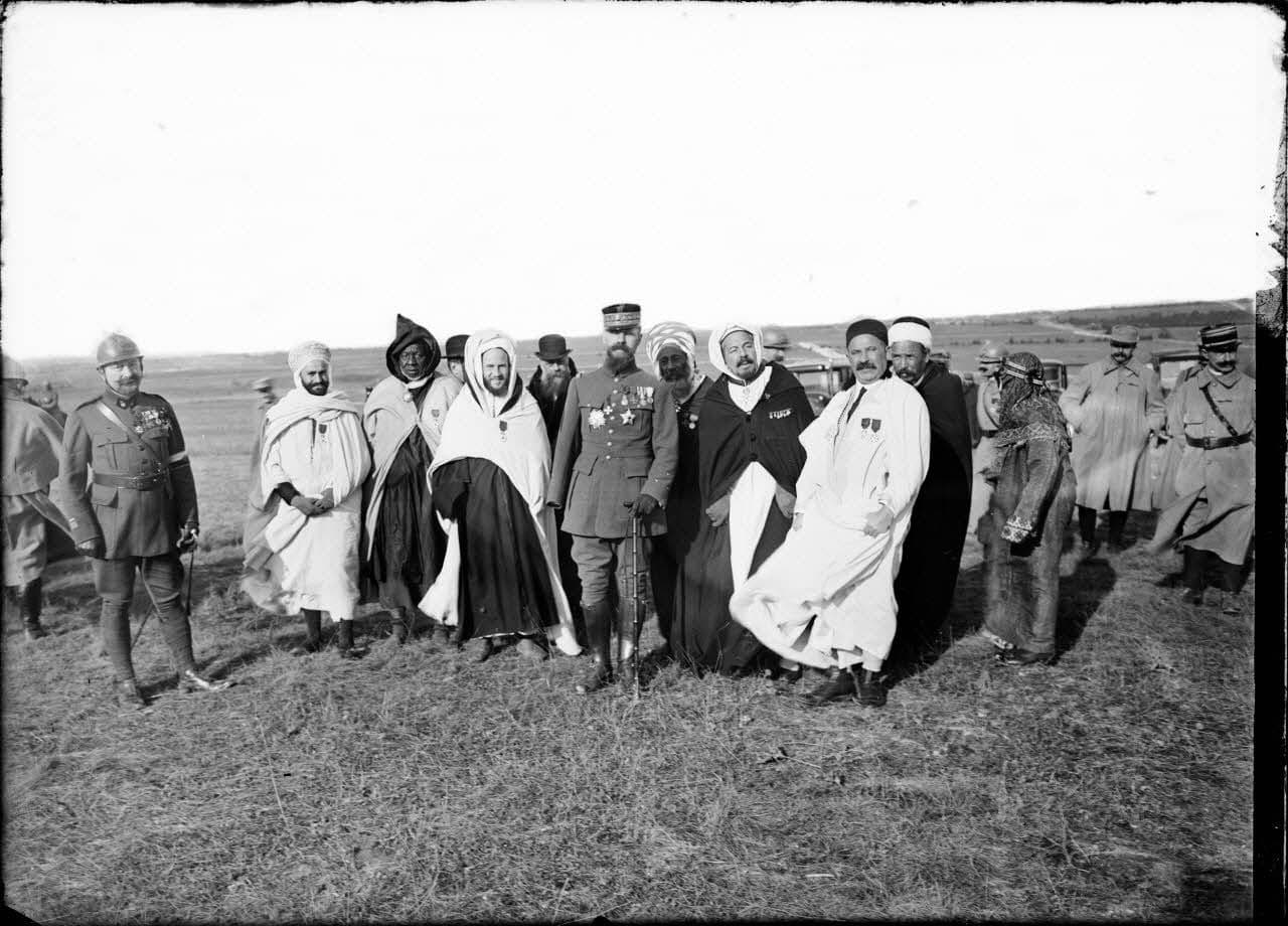 Photographies de l'érudit Sīdī Aḥmad Skiredj et des figures de la voie - Sīdī Aḥmad SKIREDJ à Mailly