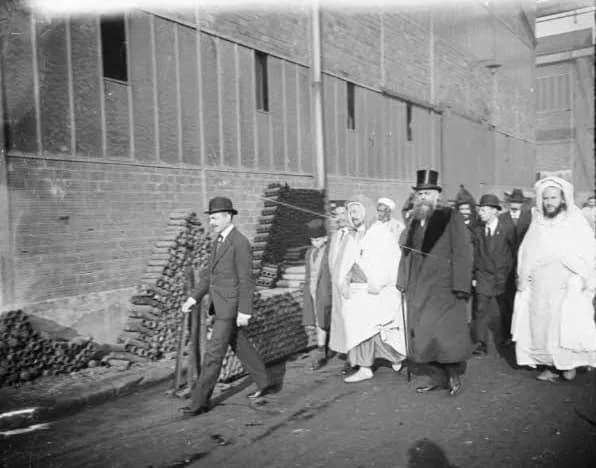 Photographies de l'érudit Sīdī Aḥmad Skiredj et des figures de la voie - Sīdī Aḥmad SKIREDJ à Billancourt