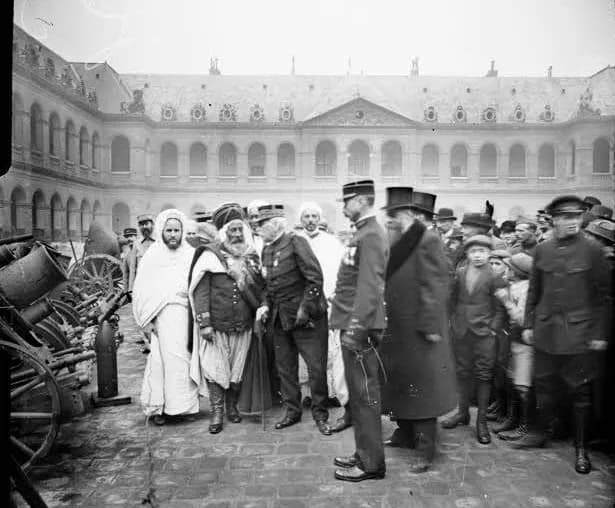 Photographies de l'érudit Sīdī Aḥmad Skiredj et des figures de la voie - Sīdī Aḥmad SKIREDJ à Paris